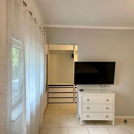 Easystay#4 Home Cinema Ferienwohnung In Kliniknaehe Mit Balkon, Boxspringbett & Netflix Бад Ойнхаузен Екстериор снимка