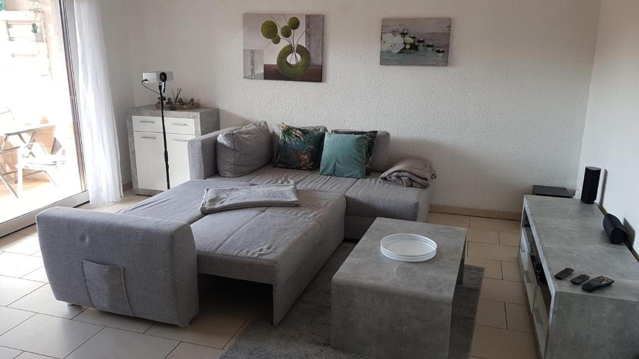 Easystay#4 Home Cinema Ferienwohnung In Kliniknaehe Mit Balkon, Boxspringbett & Netflix Бад Ойнхаузен Екстериор снимка